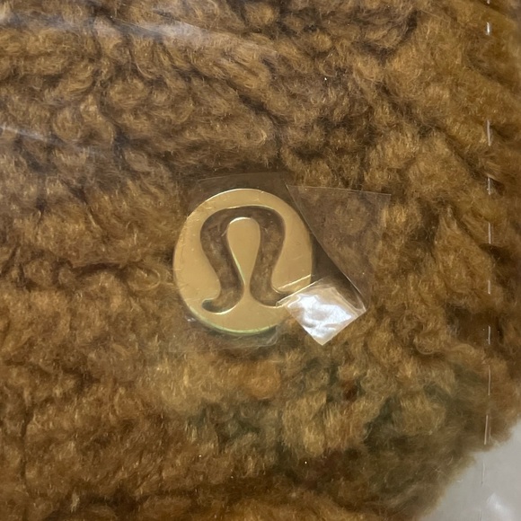 NWT Lululemon EBB Fleece Everywhere Belt Bag 1L Burnt Caramel Gold Winter - Picture 5 of 6